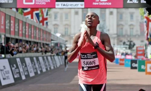 Hazaña de Sabastian Sawe: récord mundial de maratón con 1:59:30   