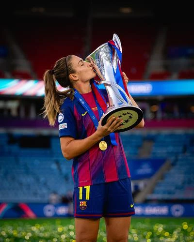 Putellas dice adiós al Barça   