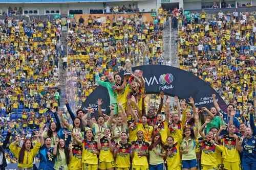 Tercer título del América; golea a Rayadas   