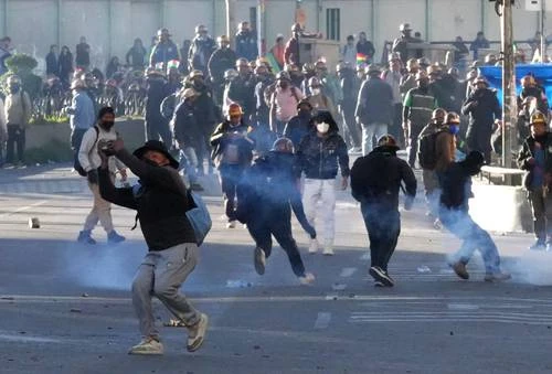 Gobierno de Bolivia y miles de mineros logran acuerdo tras reunión de 12 horas   