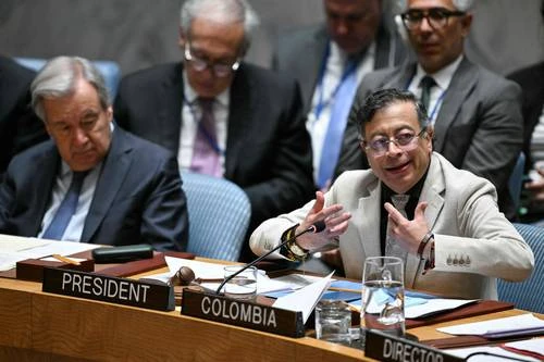 Frenan en Colombia propuesta de diputada de separar del cargo a Petro    