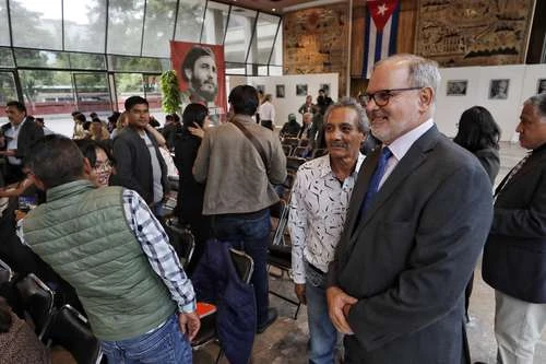 Julio Hernández López: Astillero   