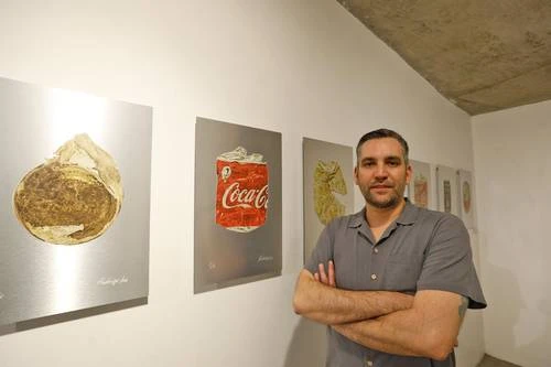 Presentan el libro catálogo de Latas de Palestina   