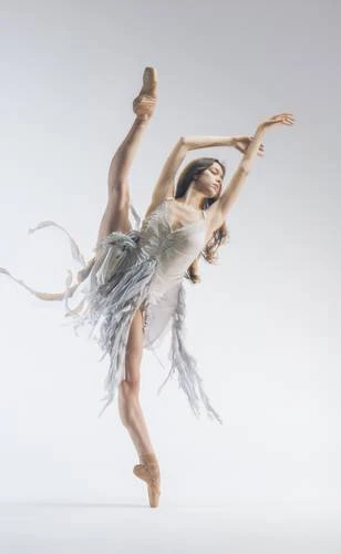 Coreografía fusiona la técnica académica y la experimentación contemporánea   