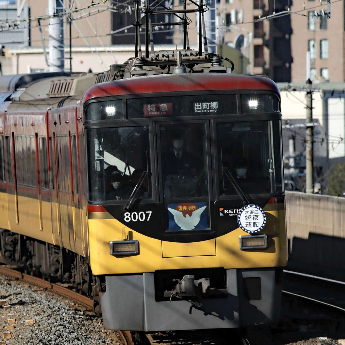 鉄道会社別「大晦日の終夜運転」事情、元日から「始発待ち」を避けるには