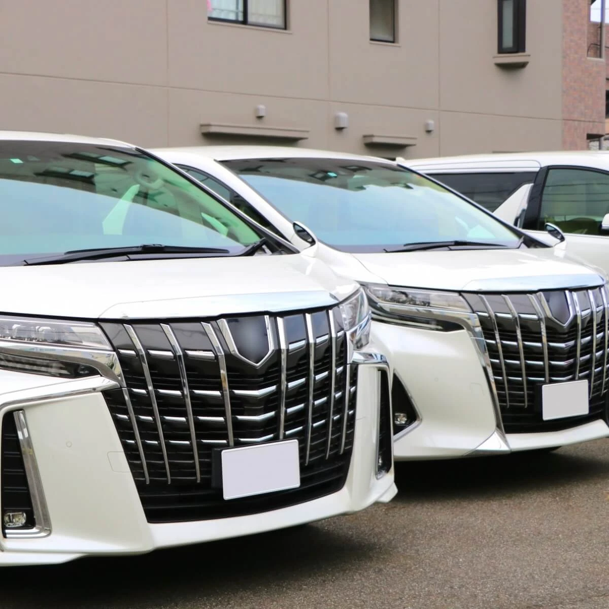 アルファードが24万円安くなる裏ワザ！都市型広告サービス「ハルバイト」の賢い利用法