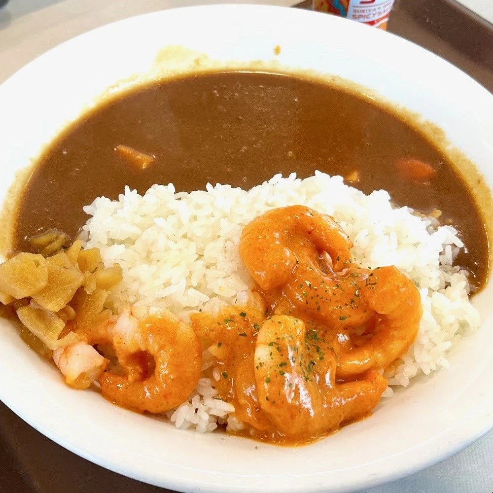 【すき家 新メニュー】ぷりぷりエビのビスクソースカレーを実食レビュー！海老好き必見の濃厚カレー