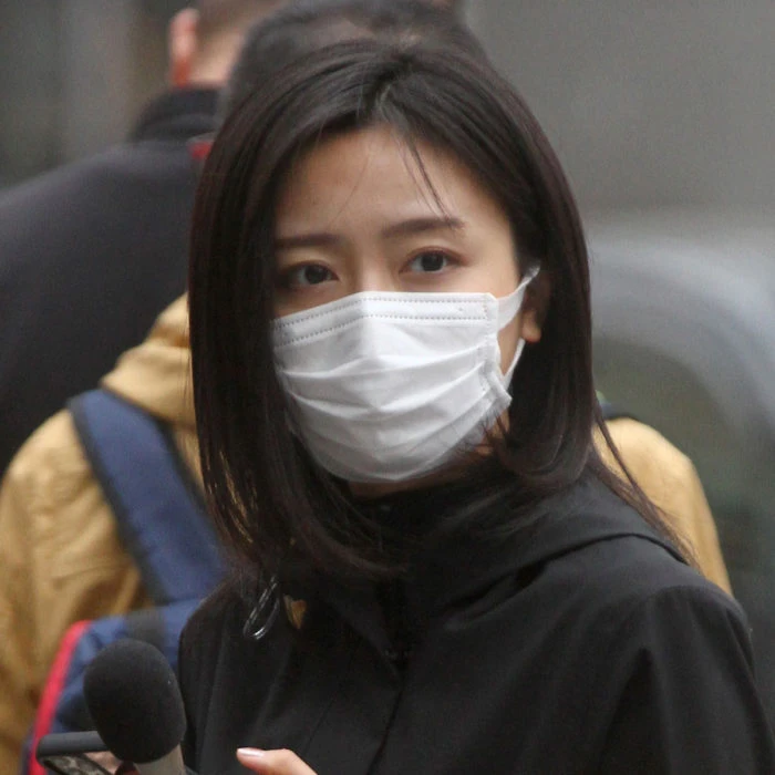 フジ佐久間みなみ“腹筋見せ”「初フォトブック」に女子アナファンがドン引きのワケ