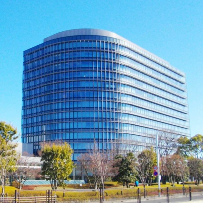 カローラクロスに搭載される「路面にウインカーが描画される新機能」は事故防止に役立つか