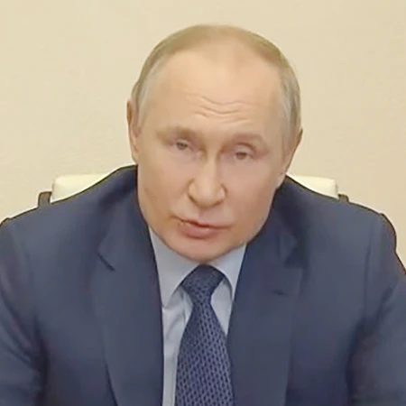 銀座の高級レストランに誘い、ウォッカを土産に情報収集する「ロシア人スパイ」の正体