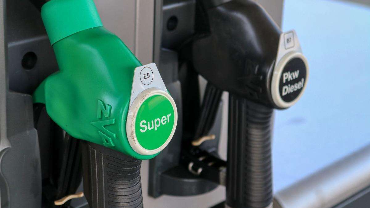 Prezzi carburanti: lieve aumento per benzina, gasolio, metano e Gpl. La situazione in Europa