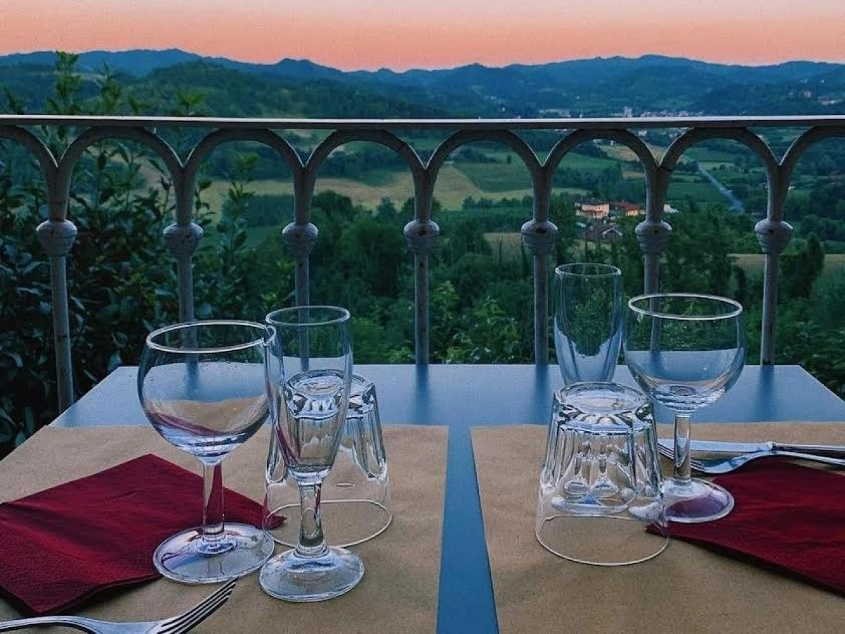 Cene in collina nelle sere d'estate a Torino: dai menu della tradizione alle proposte creative, ecco i migliori indirizzi