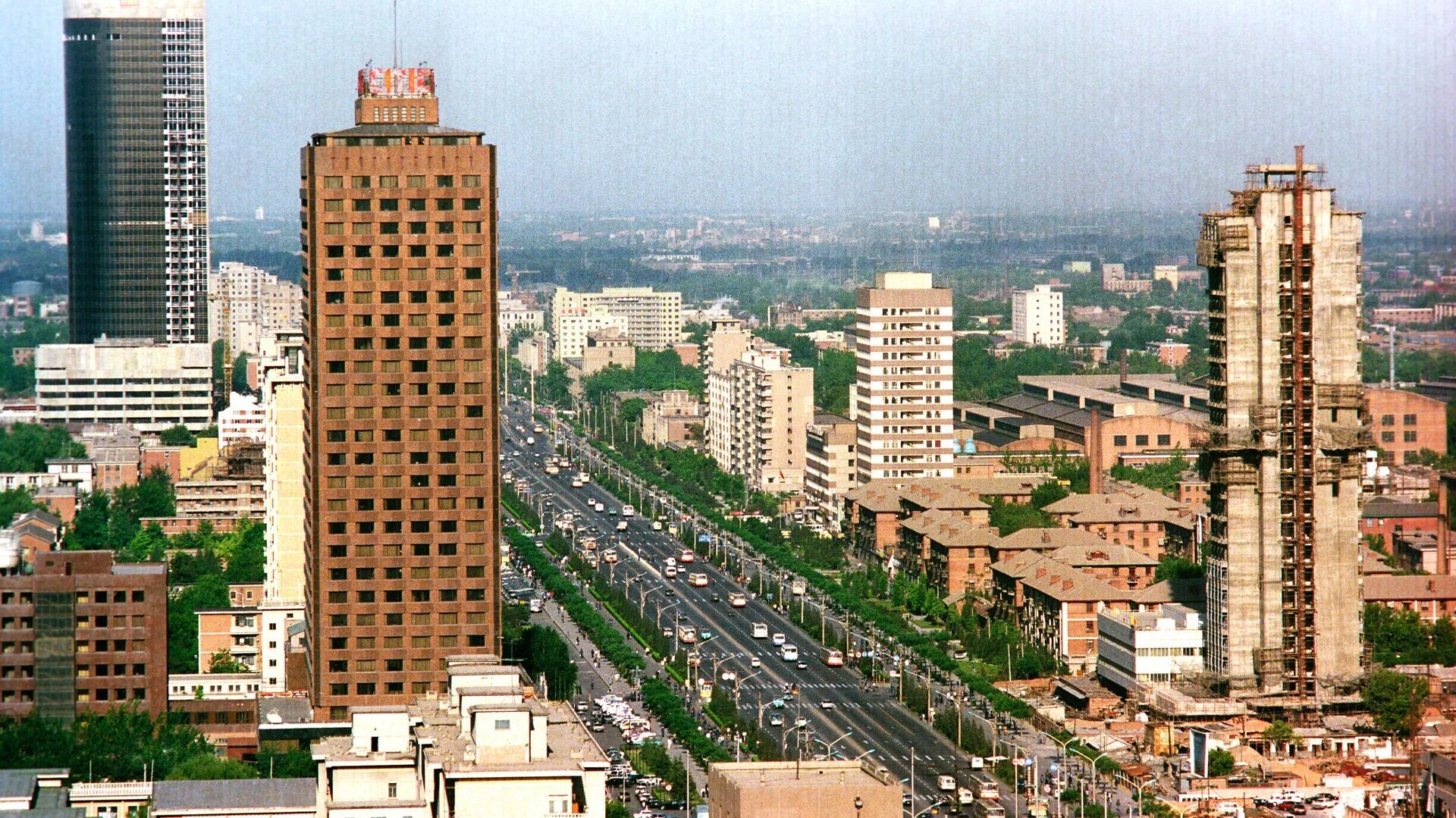 Более 80 тысяч пекинцев переселили из-за ливней и наводнения - СМИ