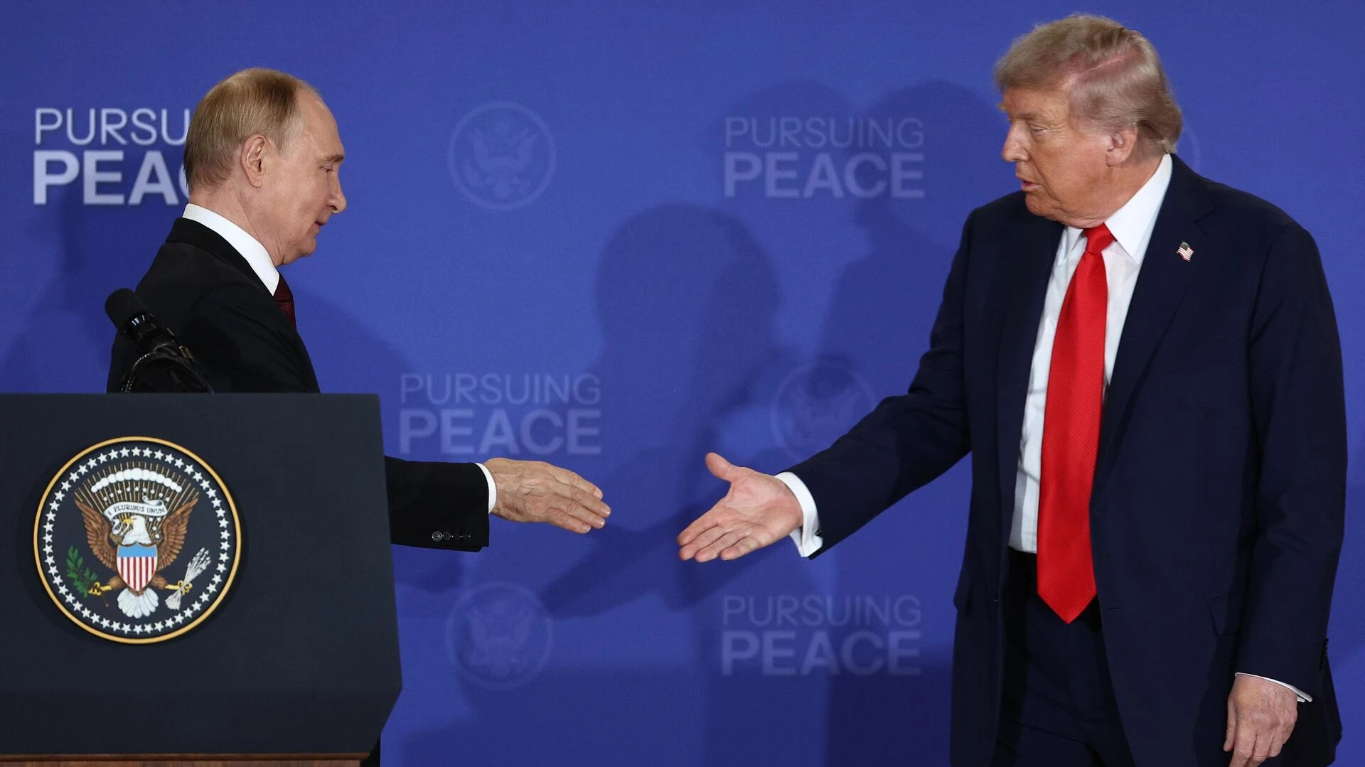 Шанс достичь мира: как прошли переговоры Путина и Трампа на Аляске