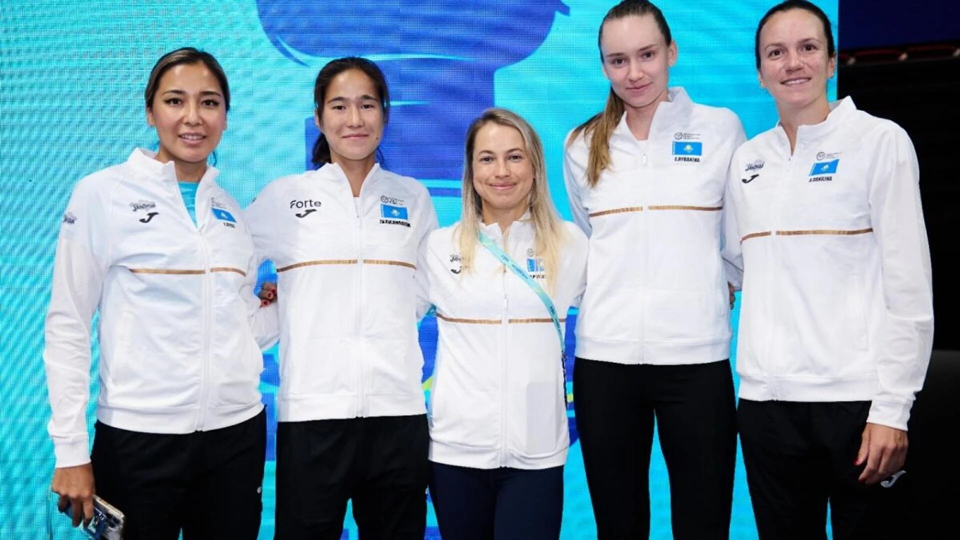 Сборные Казахстана и США спорят за выход в полуфинал чемпионата мира по теннису