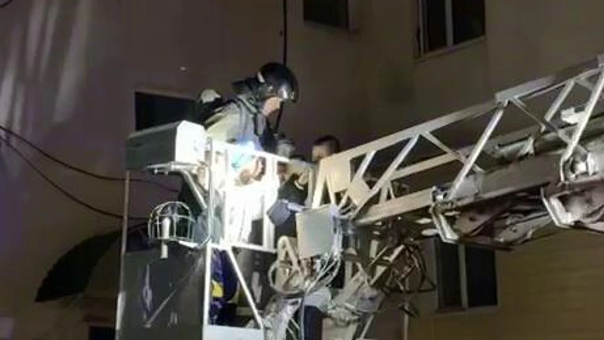 Четырех детей спасли при пожаре в Сатпаеве