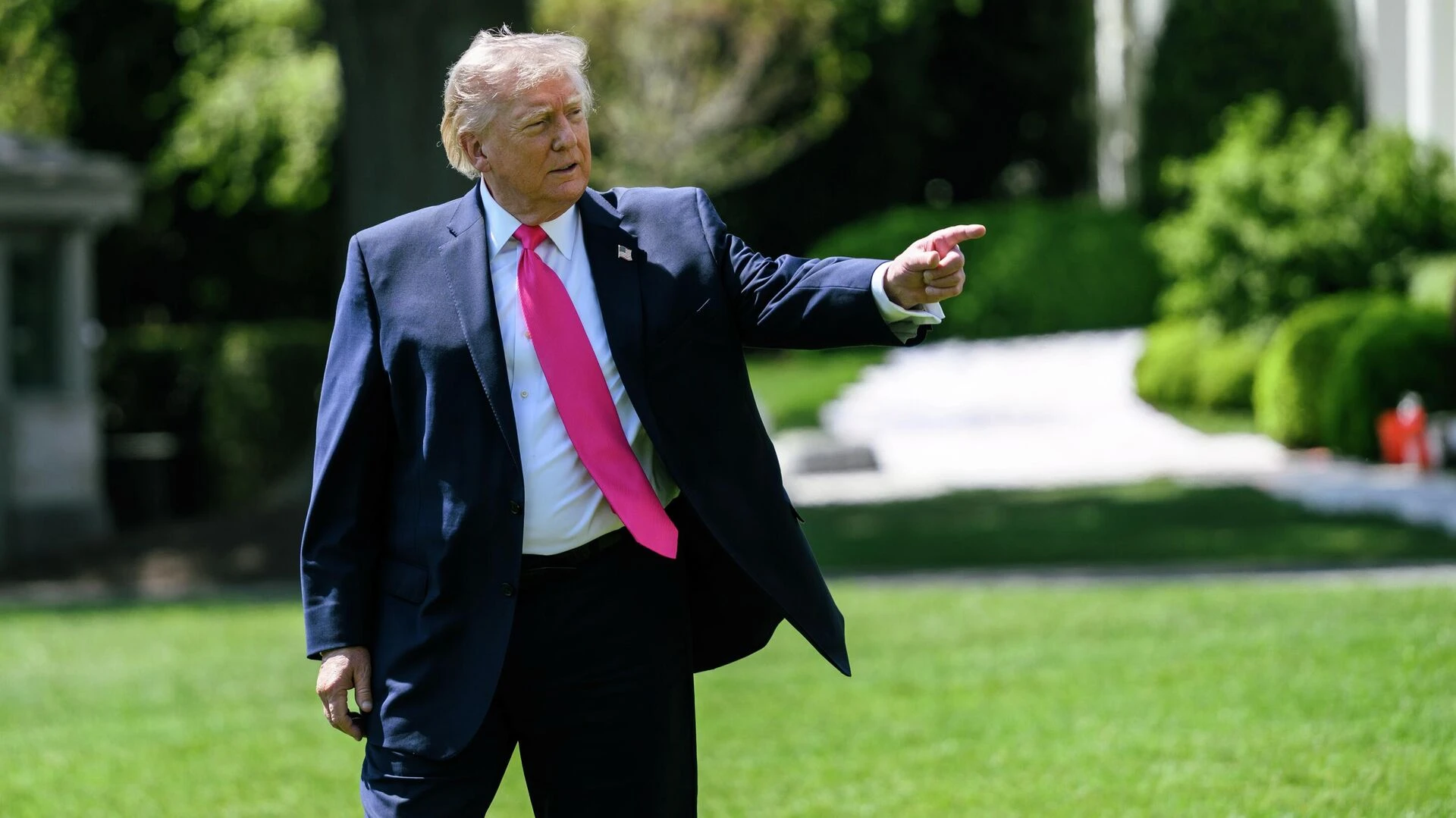 Трамп прилетел в Пекин