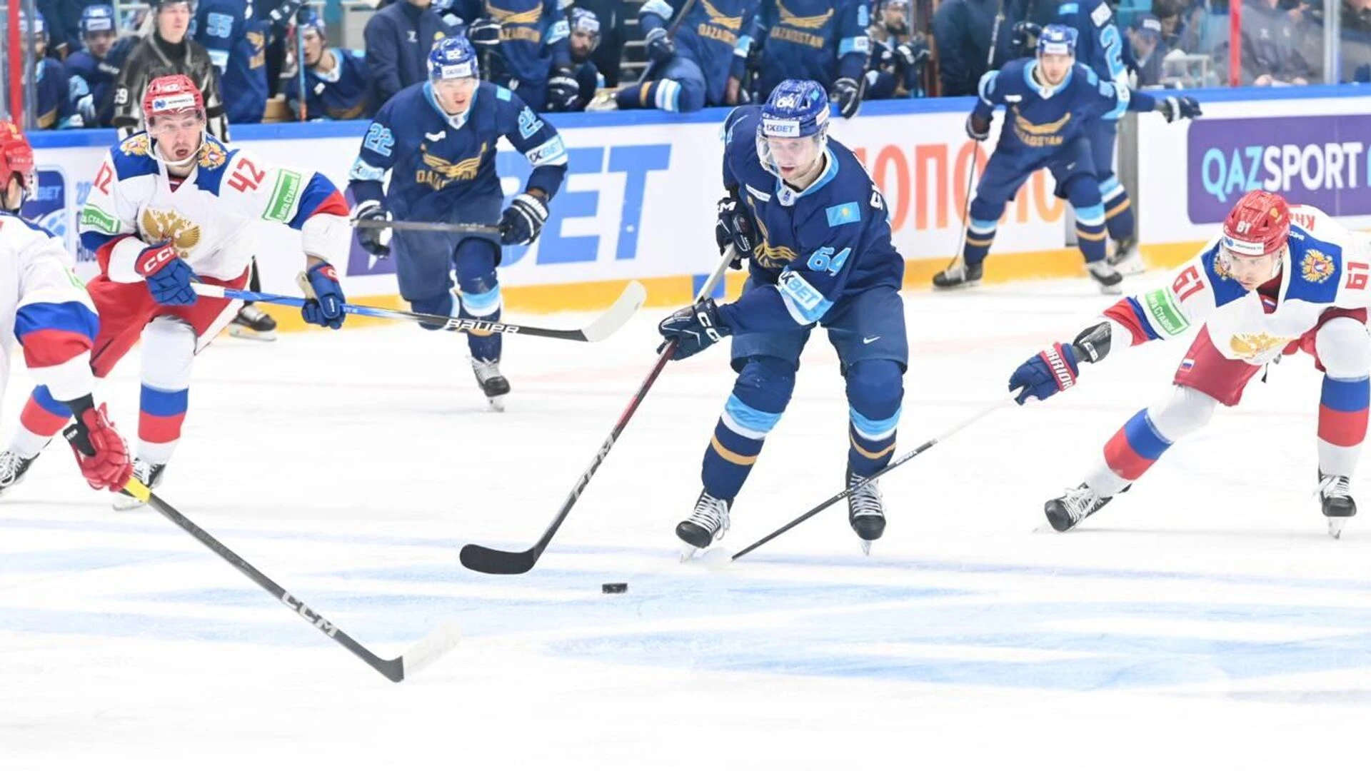 Сборные Казахстана и России открыли Qazaqstan Hockey Open в Астане