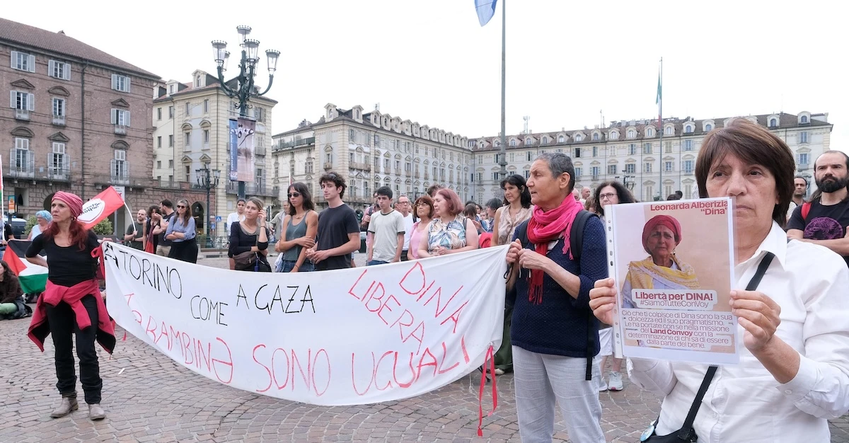 4 minuti faCosa sappiamo degli attivisti della Flotilla detenuti in LibiaErano stati arrestati il 24 maggio: stanno facendo uno sciopero della fame da quattro giorni