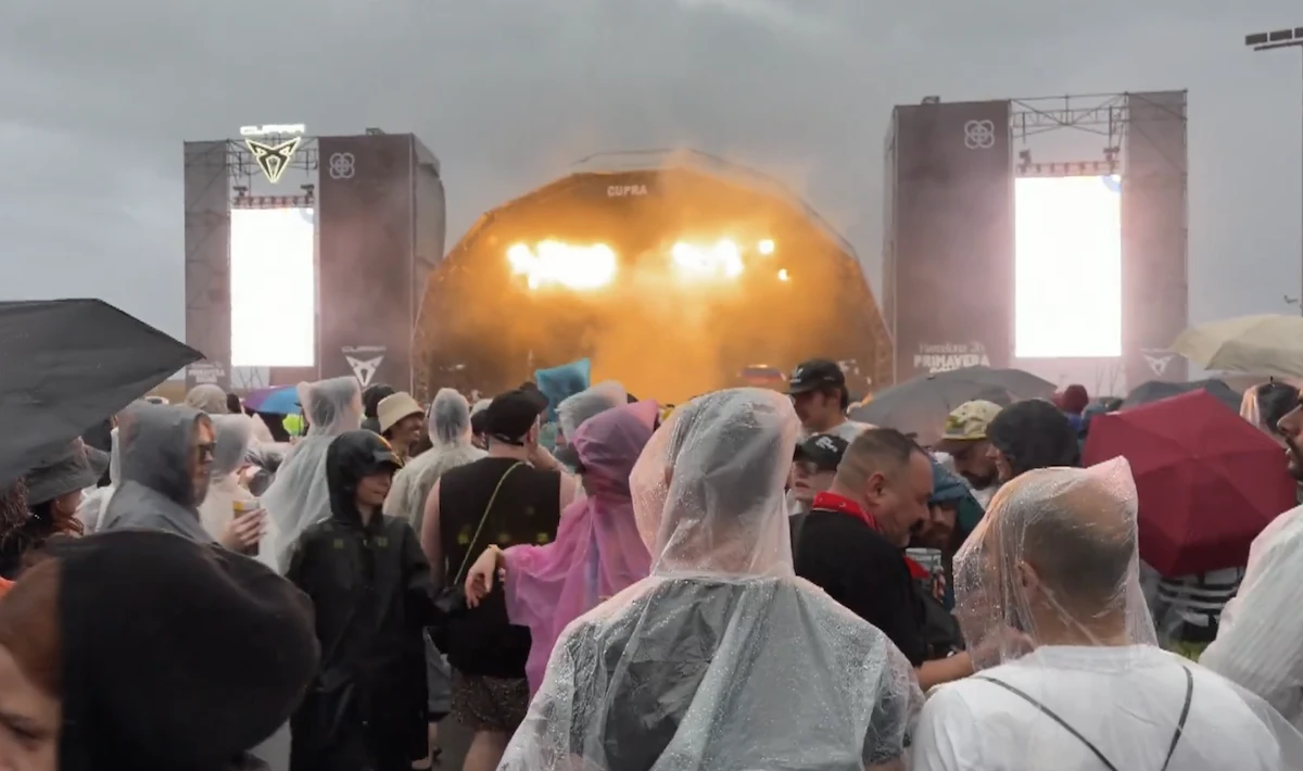 pochi secondi faIl festival Primavera Sound ha avuto parecchi problemi per via del maltempo, giovedì