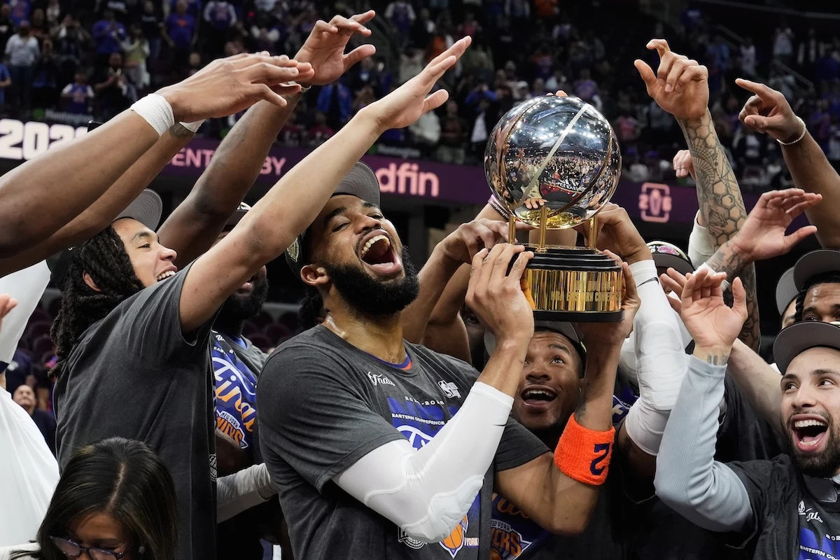 pochi secondi faI New York Knicks giocheranno le finali di NBA per la prima volta dopo 27 anni