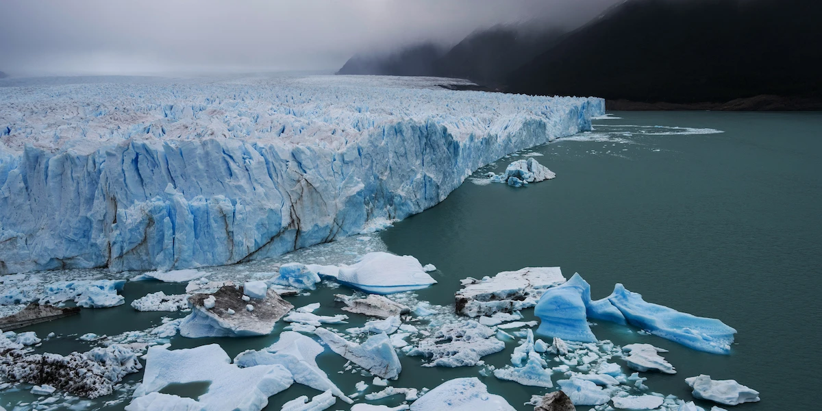 1 minuto faIl Perito Moreno non è più un’eccezione tra i ghiacciaiOltre a essere il più famoso della Patagonia sembrava aver stranamente resistito al processo di fusione: non è più così