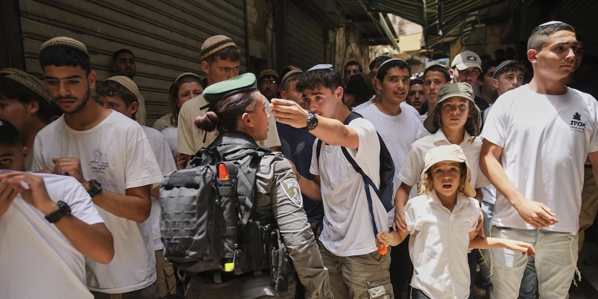 Ci sono stati disordini e aggressioni durante la marcia dei giovani nazionalisti israeliani a Gerusalemme Est