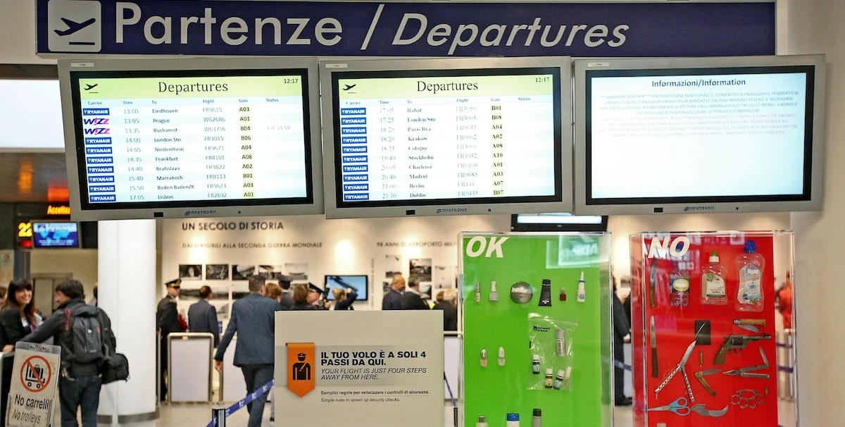 Il traffico aereo all’aeroporto di Ciampino è stato sospeso per un incendio