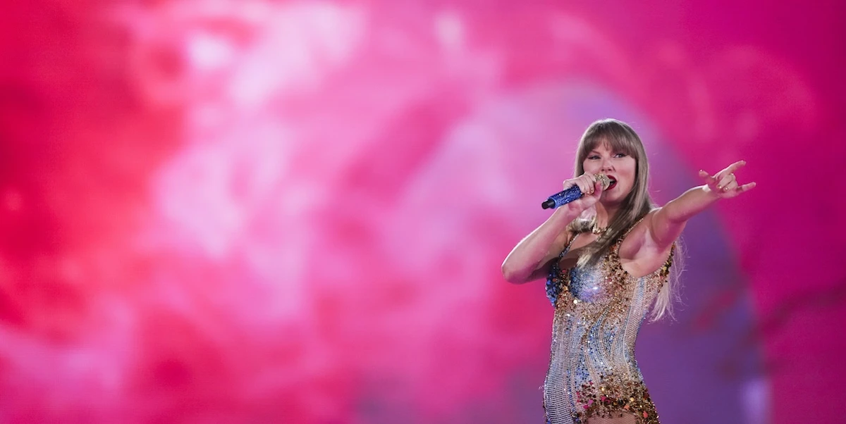 1 minuto faI soliti pazzi numeri di Taylor SwiftIn soli cinque giorni il suo nuovo disco ha battuto un record di vendite che resisteva da un decennio