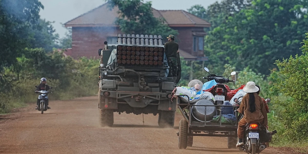 4 minuti faPerché Cambogia e Thailandia si stanno facendo la guerraC’entrano una vecchia mappa fatta dai francesi, la sovranità dibattuta su alcuni templi e una buona dose di nazionalismo