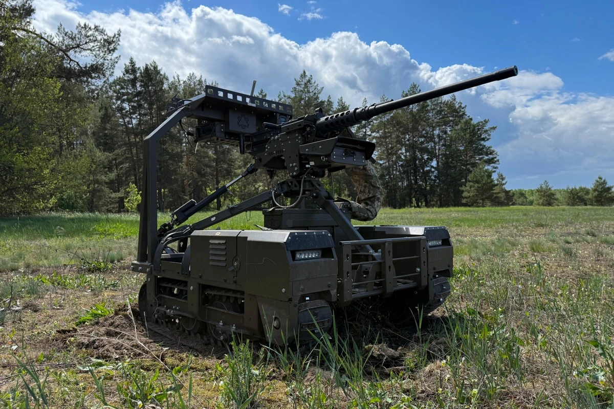 14 ore faL’Ucraina sta mettendo migliaia di questi robot da guerra al posto dei soldatiPer ora sono guidati da piloti umani, che decidono se sparare o no contro i soldati russi: «Non vogliamo che diventi proprio come Terminator»