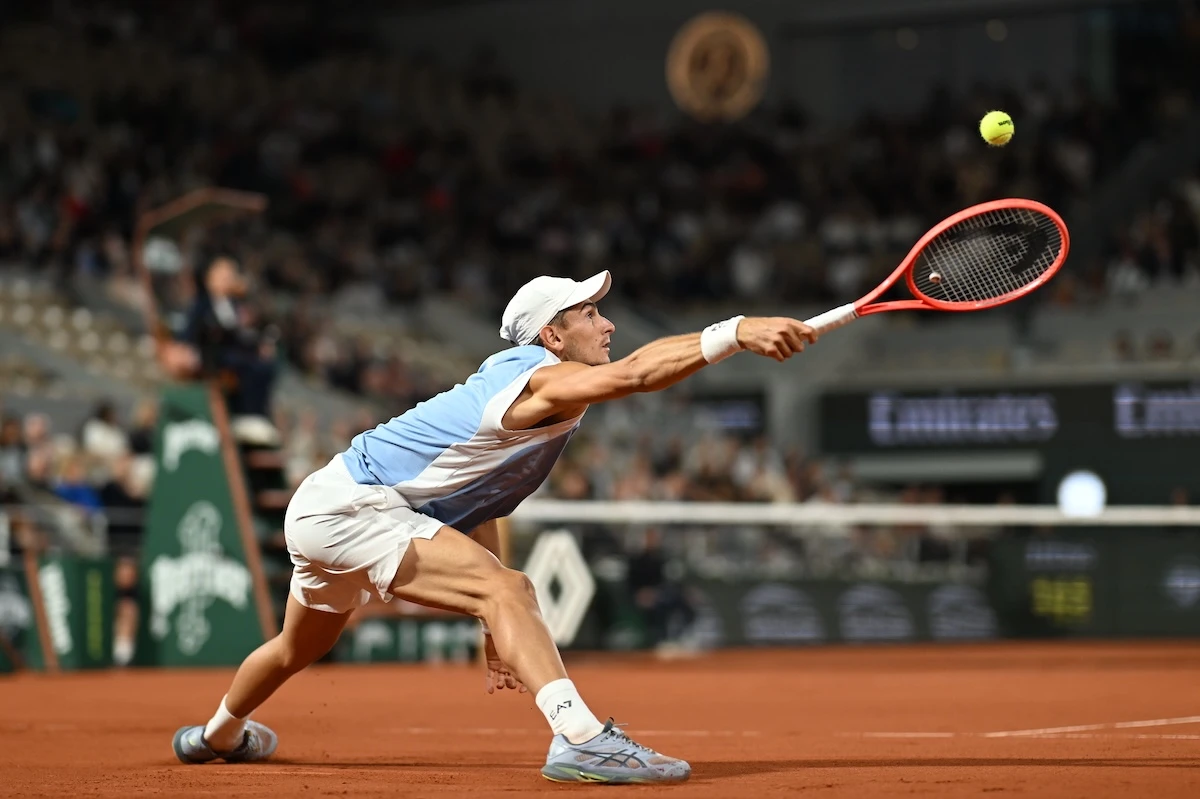 12 ore faIn semifinale al Roland Garros si affronteranno Matteo Arnaldi e Flavio CobolliIl primo ha giocato contro Matteo Berrettini, che si è ritirato per infortunio, il secondo ha battuto Felix Auger-Aliassime