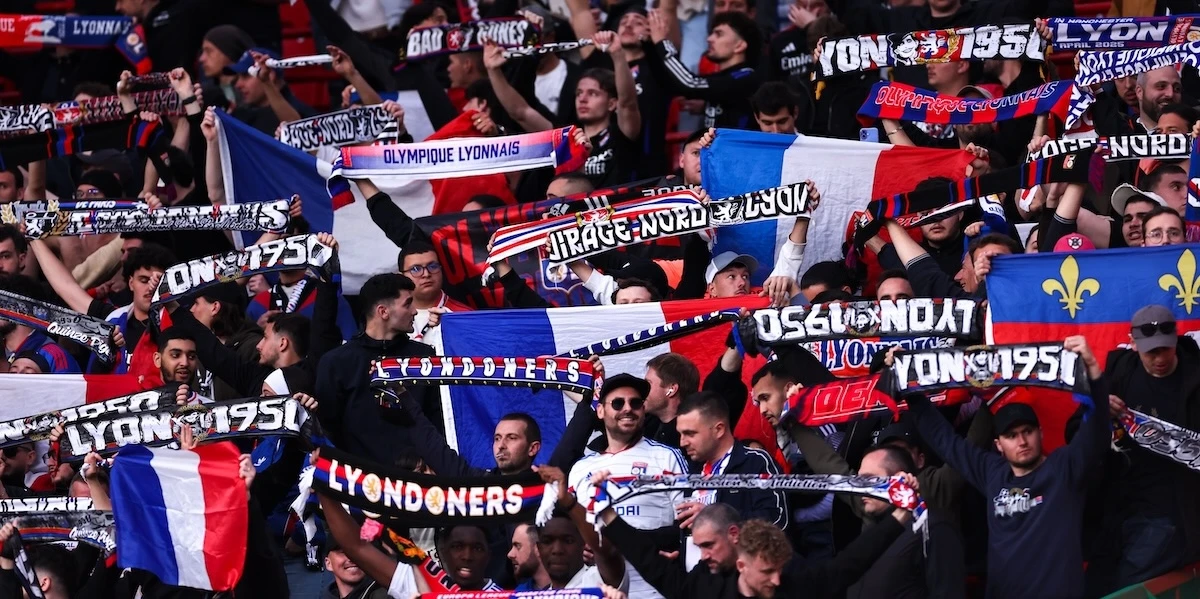 Il Lione, una delle squadre di calcio francesi più vincenti, è stato retrocesso a tavolino per problemi economici
