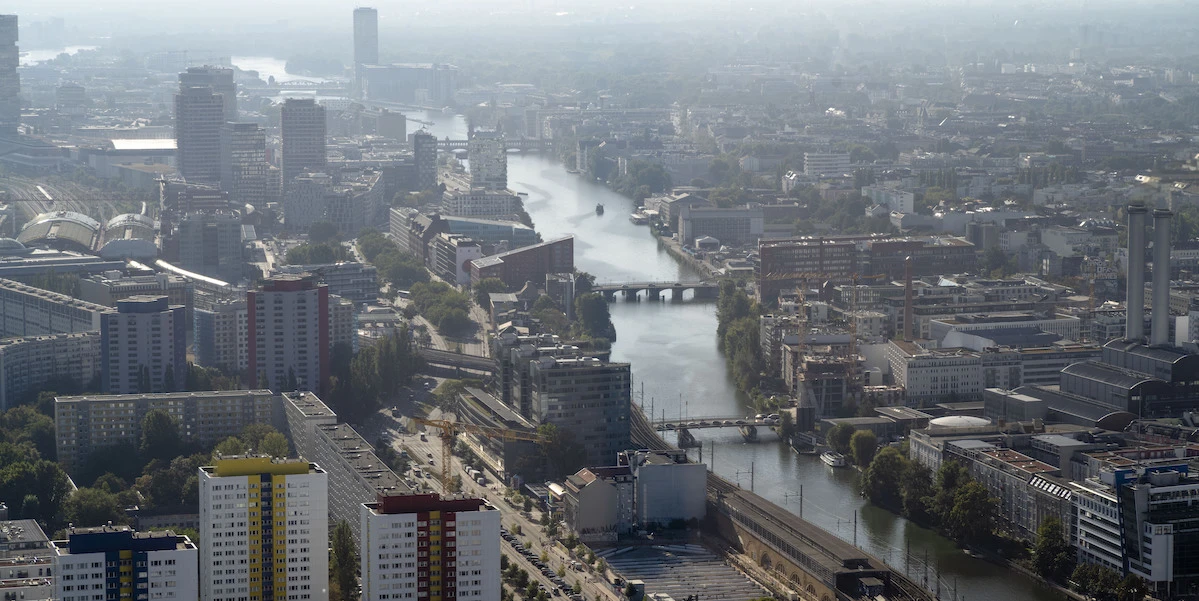 4 minuti faMigliaia di persone sono state evacuate dal centro di Berlino a causa del ritrovamento di una bomba inesplosa della Seconda guerra mondiale