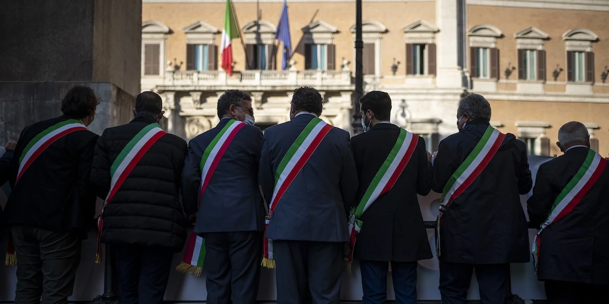 La regione in cui quasi tutto è commissariatoIn Calabria ci sono commissari straordinari per i comuni, per gli ospedali, a volte anche per gli stessi commissari: nemmeno il governo sa quanti sono