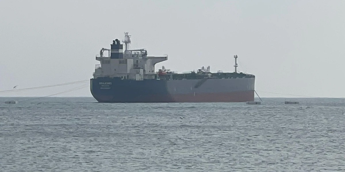 È stato trovato un secondo squarcio sullo scafo della Seajewel, la petroliera danneggiata a Savona a febbraio