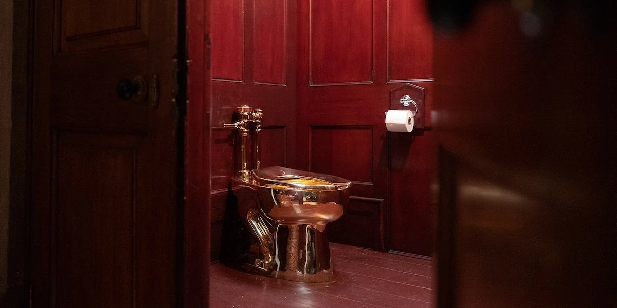 Come è stato rubato il water d’oro di CattelanOra che il processo si è concluso con la condanna di due uomini sono emerse più informazioni sulla rocambolesca rapina del 2019