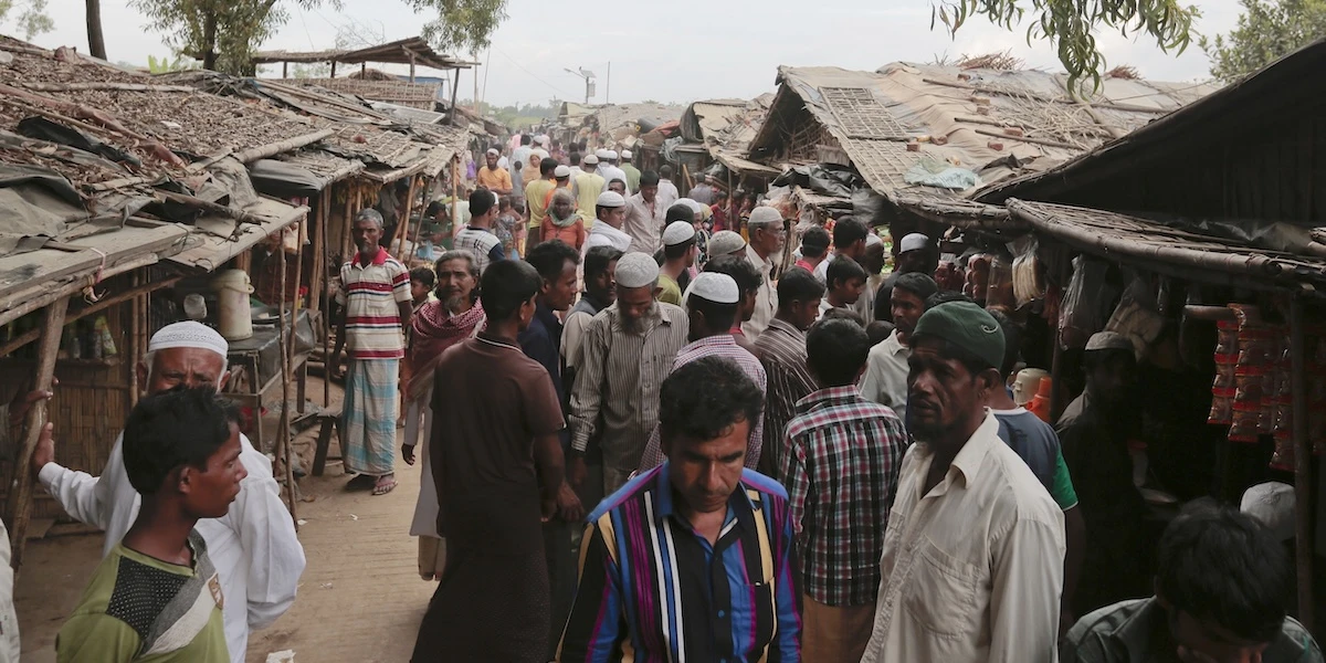 È stato arrestato in Bangladesh il leader del gruppo di ribelli rohingya al centro degli scontri con le forze birmane del 2016