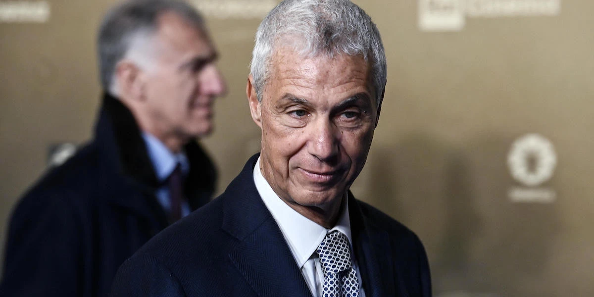 La contestata norma del ddl Sicurezza che dà più poteri ai servizi segretiObbliga le pubbliche amministrazioni a condividere con loro informazioni riservate, e gli permette di compiere molti reati senza essere perseguiti