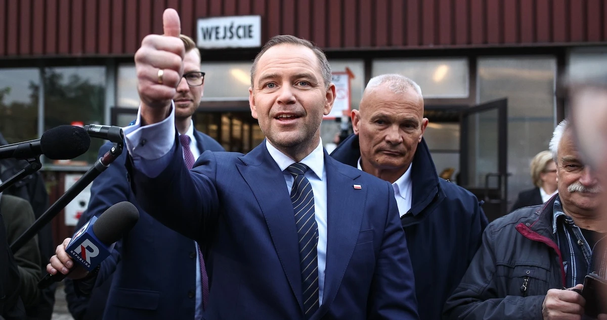 In Polonia secondo gli exit poll il candidato del governo e quello sovranista sono molto viciniIl primo è Rafał Trzaskowski, sindaco di Varsavia, l'altro Karol Nawrocki: sono attorno al 30 per cento e andranno al ballottaggio