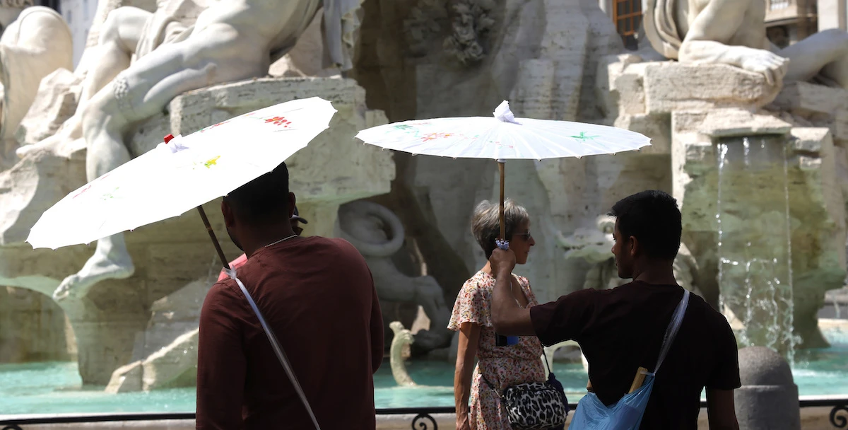 5 minuti faIl caldo è un problema per il turismo a RomaCome nelle altre città d'arte le temperature estreme scoraggiano particolarmente le visite, e lo si vedrà ad agosto