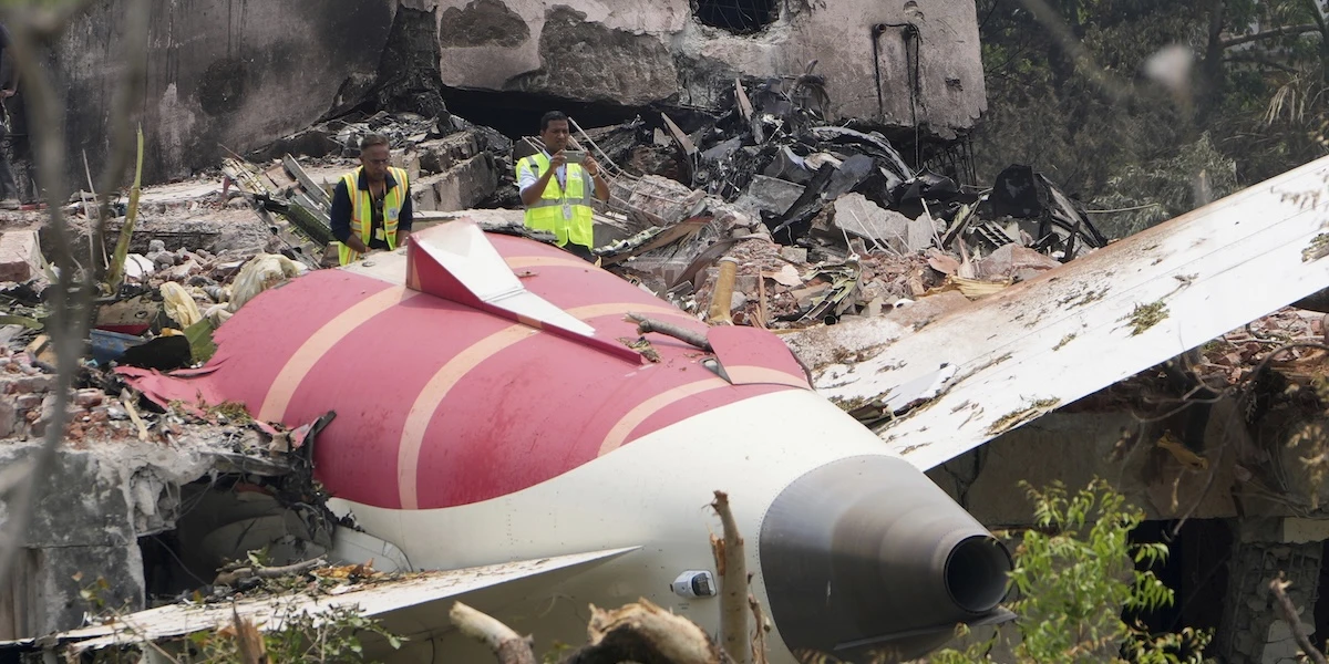 1 minuto faI motori dell’aereo precipitato in India erano stati spenti poco prima dell’incidenteLo dice un rapporto preliminare, ma non è ancora chi o cosa abbia azionato gli interruttori