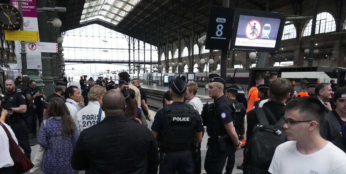 È stato fermato il traffico alla stazione ferroviaria Gare du Nord di Parigi, per il ritrovamento di una bomba della Seconda guerra mondiale