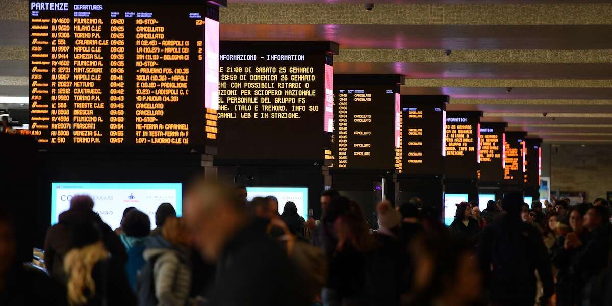 Fra venerdì 7 e sabato 8 marzo ci sarà uno sciopero dei lavoratori di trasporti, scuole e università