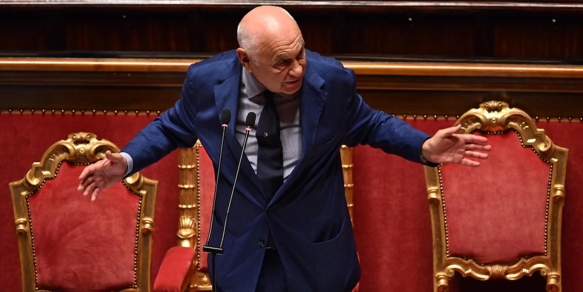 4 minuti faSecondo Nordio il sovraffollamento nelle carceri ha fatto anche cose buoneIn un'intervista al Corriere il ministro della Giustizia ha detto che non è connesso ai suicidi, anzi, contribuirebbe a sventarli: non è così