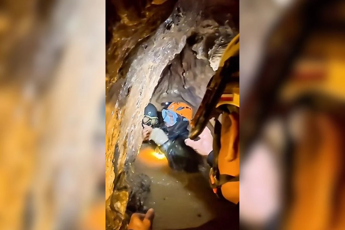 1 minuto faI minatori bloccati per 10 giorni in una grotta in LaosCinque sono stati riportati in superficie con operazioni molto complesse in tunnel bui, stretti e semi-allagati