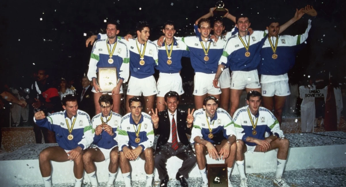 4 minuti faI Mondiali che cambiarono la pallavolo italianaQuelli del 1990, vinti da una 