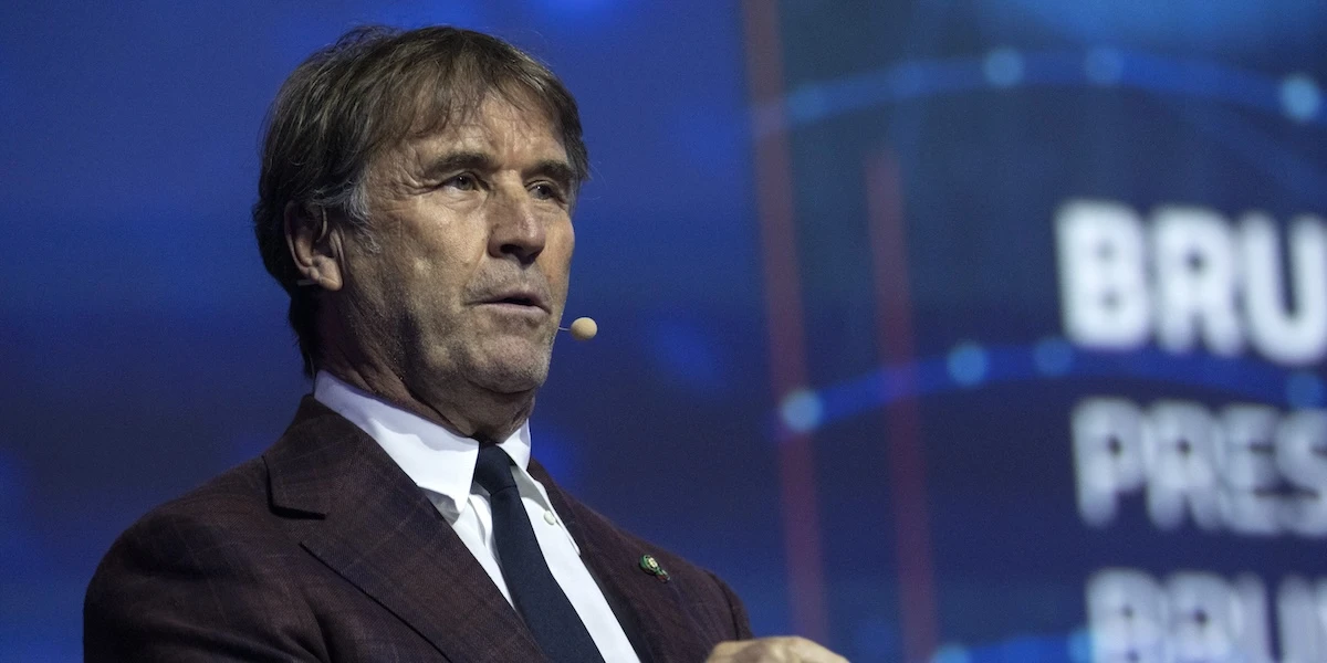 pochi secondi faBrunello Cucinelli è crollato in borsa per le accuse di fare affari in RussiaLe azioni dell'azienda di moda sono scese del 17 per cento: c'entrano due società di analisti finanziari