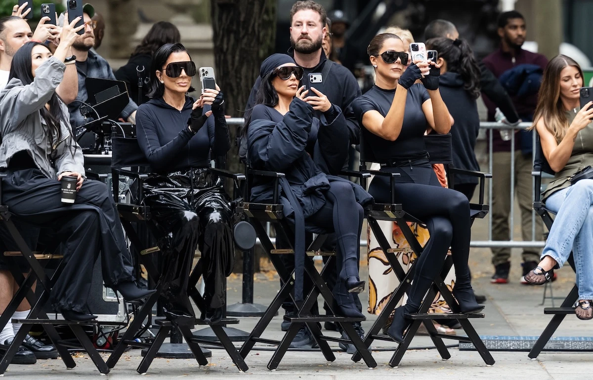 pochi secondi faCelebripostKeira Knightley, Dakota Johnson, Juliette Binoche, James Norton e quelli a Milano per la settimana della moda