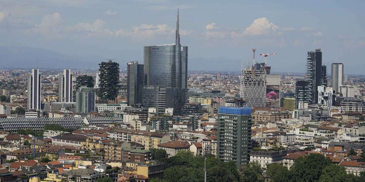 Il primo arresto per la storia dei permessi edilizi a MilanoSecondo la procura esisterebbe un «sistema» di speculazione immobiliare che coinvolge anche membri dell'amministrazione